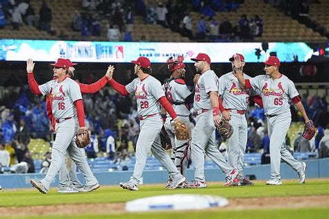 Cardinals beat Dodgers 6.